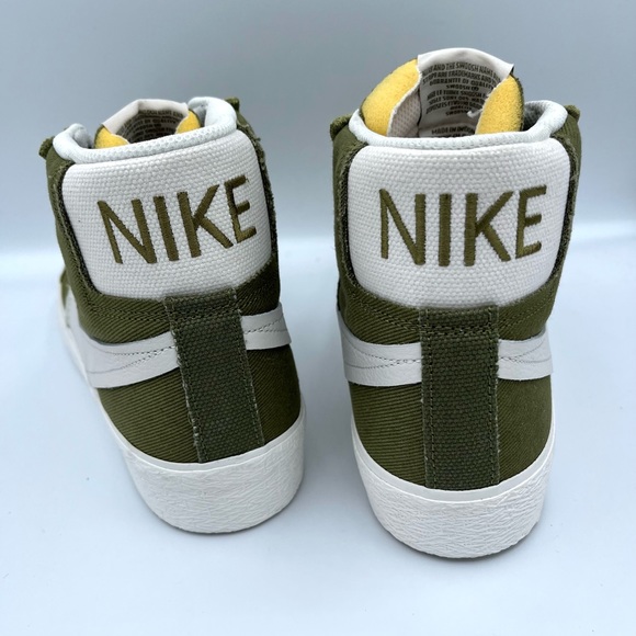 Nike Zoom Blazer Mid Premium Sneakers - Picture 5 of 15